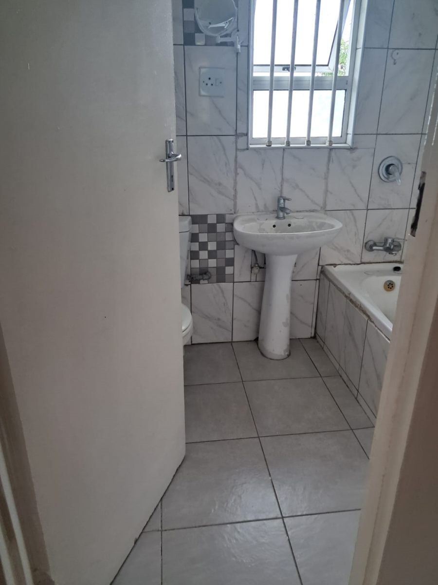 To Let 3 Bedroom Property for Rent in Northcrest Eastern Cape